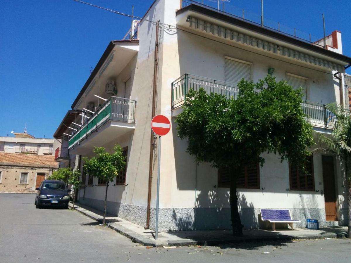 Ventura CasaVacanze Oliveri Esterno foto